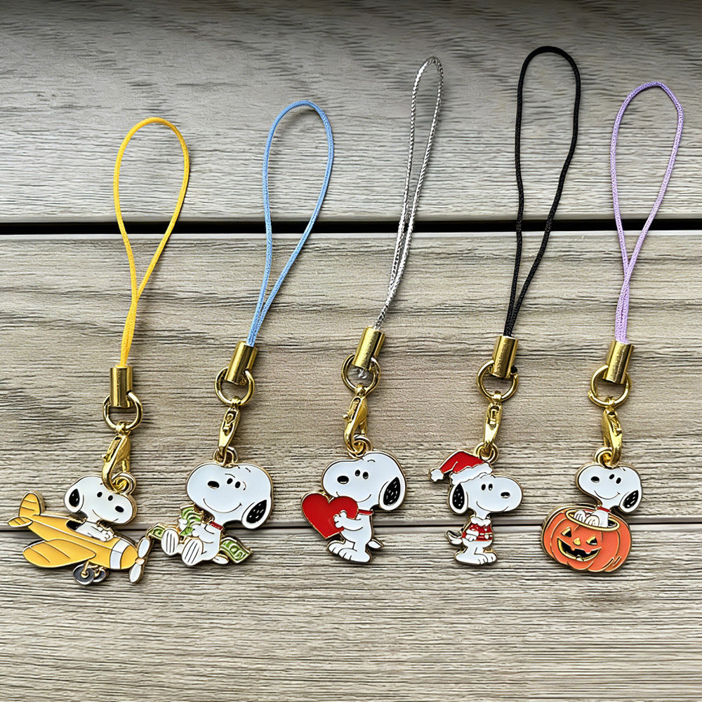 5 stks Snoopy Anime Sleutelhan - Anime Merchandise Bag recensie en prijs
